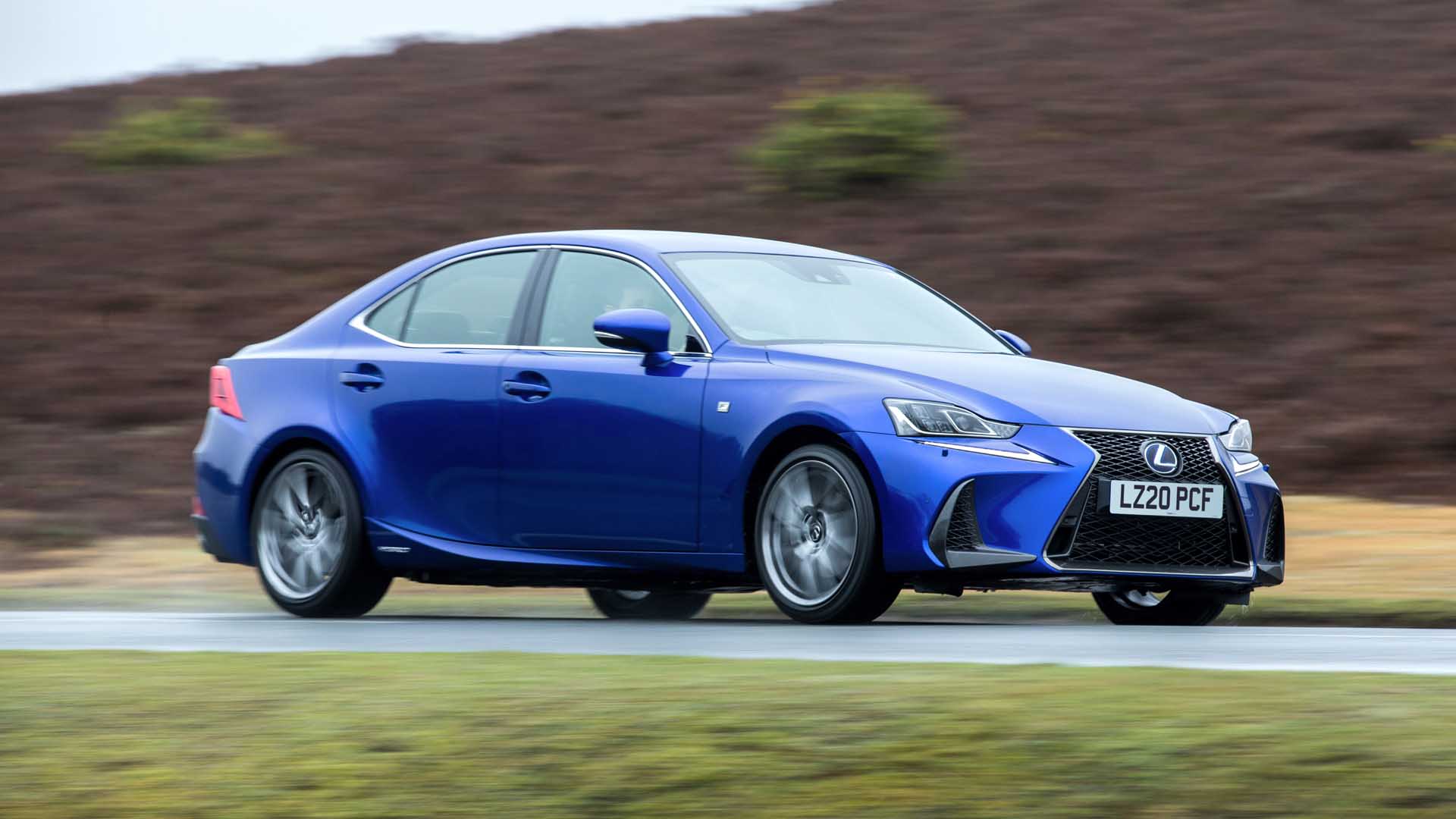 Lexus IS 300 Saloon (2016 ) review Auto Trader UK